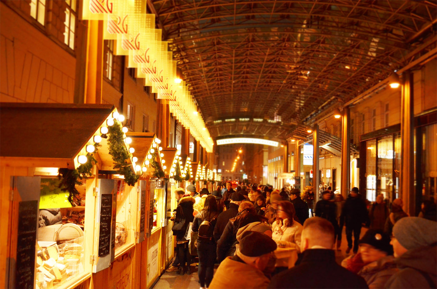 Adventgenussmarkt bei der Wiener Staatsoper